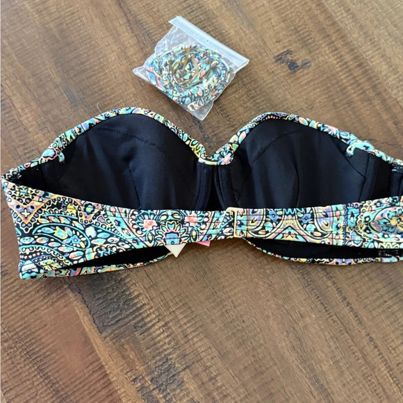 Victoria Secret strapless bikini top - Picture 2 of 3